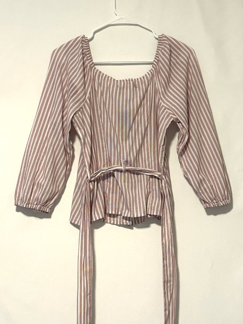 NWT Abercrombie & Fitch cotton blend pink & white striped v-neck blouse, size S - Picture 3 of 6